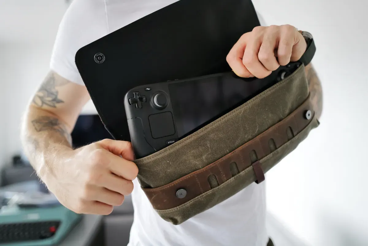 WaterField Unveils ROG Ally CitySlicker Case and Pouch for the new